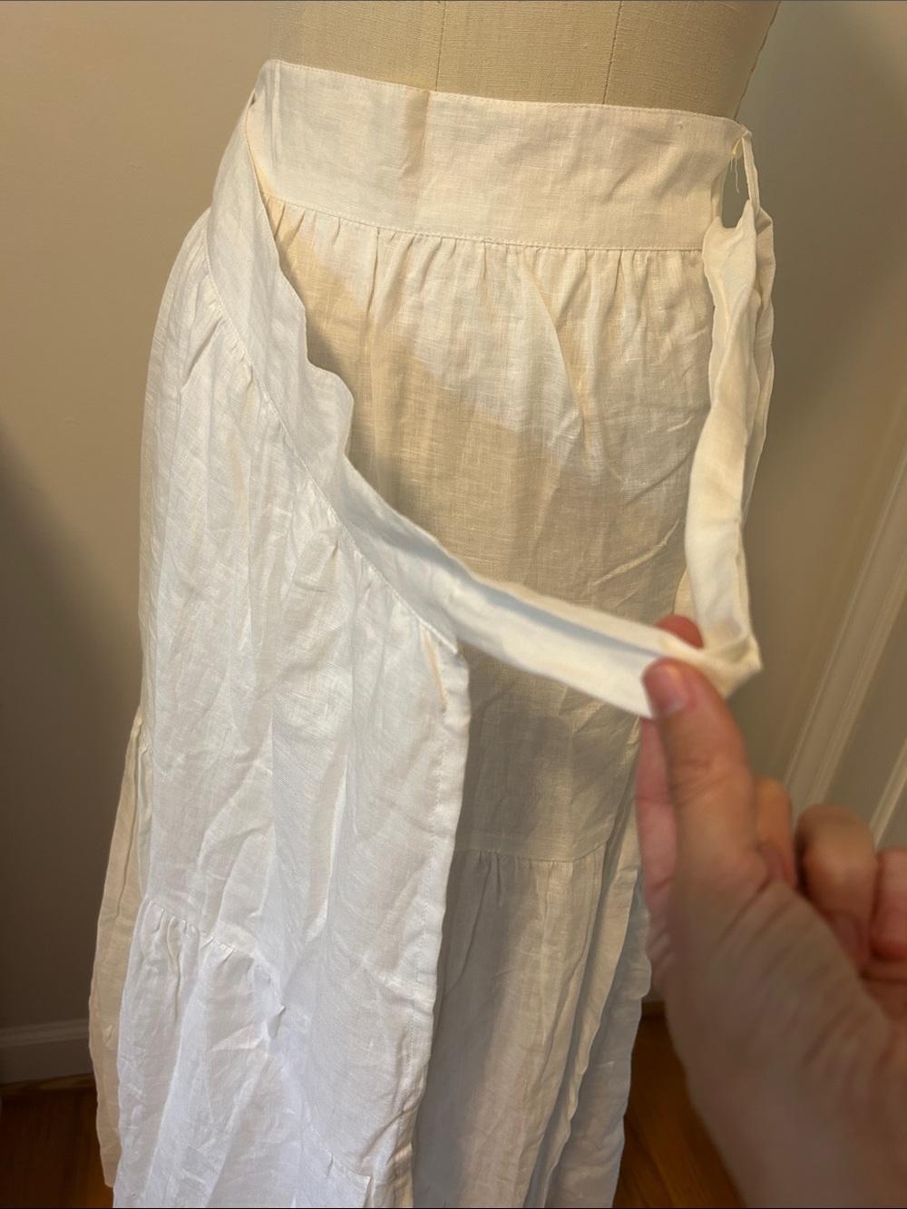Faithfull the Brand White Tiered Linen Wrap Skirt with Waist Tie - Picture 2 of 7